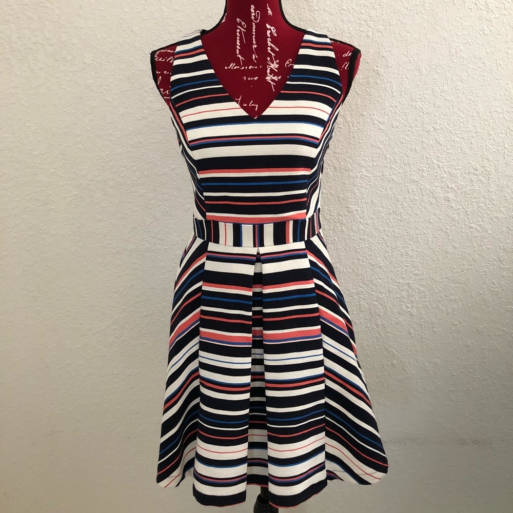Adelyn Rae Dress - Picture 2 of 4